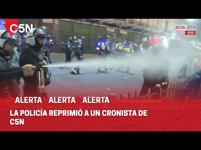 REPRIMIERON a un CRONISTA de C5N en las afueras del CONGRESO