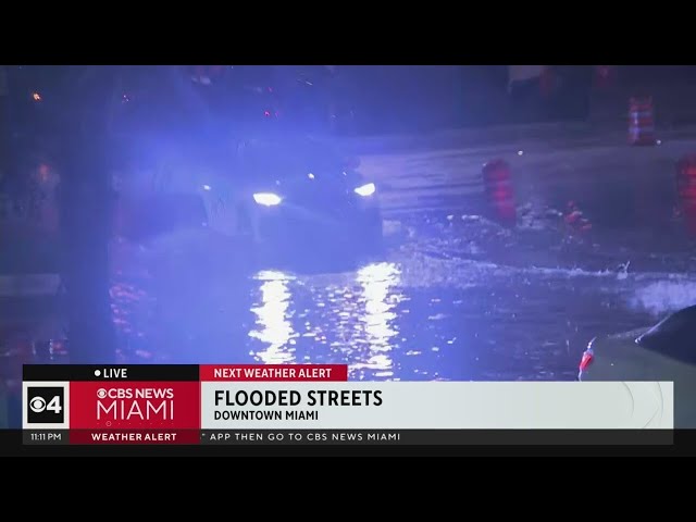 ⁣Streets flooded in downtown Miami