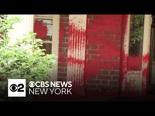 ⁣NYPD Hate Crimes Task Force investigating vandalism spree