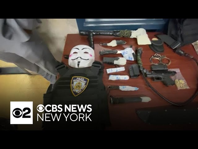 ⁣License plate cover leads NYPD to discover arsenal of weapons in vehicle