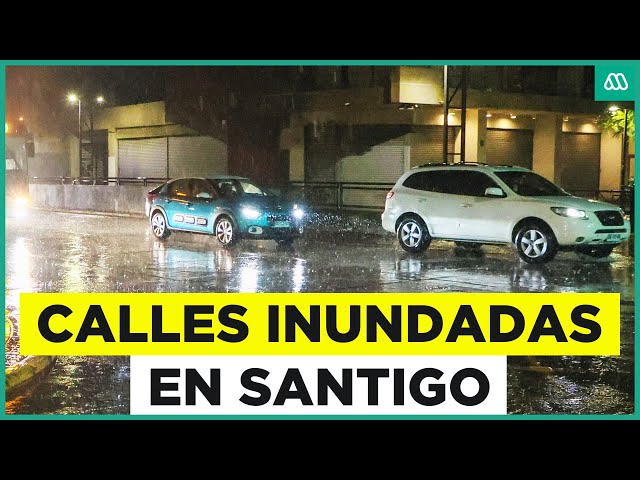 ⁣Calles inundadas en Santiago: Alertan temporal todo el día en la capital