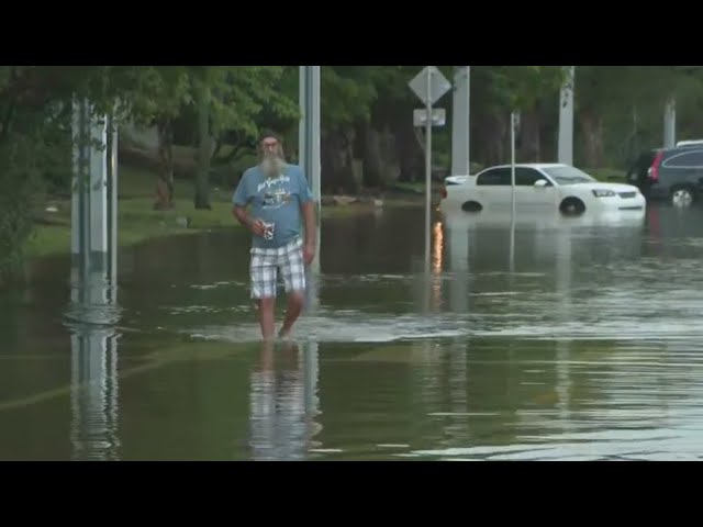 ⁣Some Hollywood neighborhoods woke to knee deep water from Wednesday's heavy rain