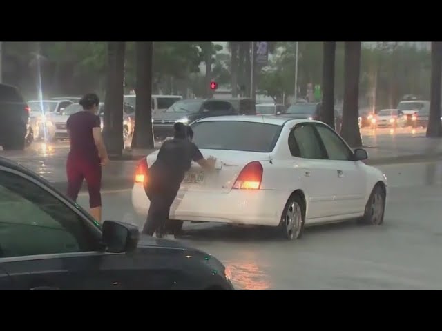 ⁣Heavy rains continue to flood South Florida