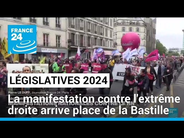 ⁣Manifestation contre l'extrême droite : le cortège parisien arrive place de la Bastille