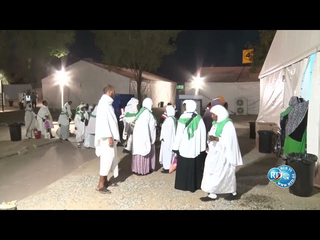 ⁣Les Pèlerins accomplissent aujourd'hui le Pilier le plus Important du Hajj, l'Arrêt à Araf
