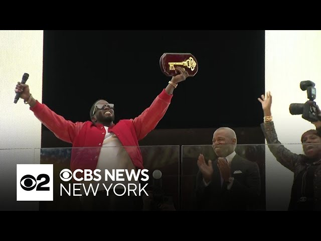 ⁣Sean "Diddy" Combs returns key to NYC at Mayor Adams' request