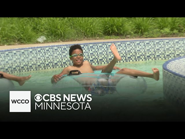 ⁣Minnesotans try to beat the heat at Como Regional Park Pool