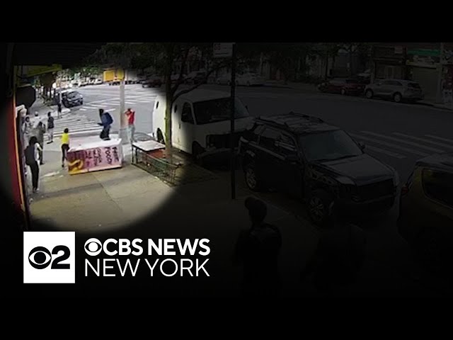 ⁣Video shows vandals damage community fridge in the Bronx