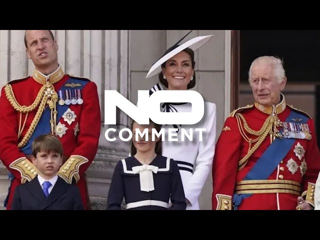⁣NO COMMENT: La familia real británica, unida con motivo del cumpleaños del rey Carlos III