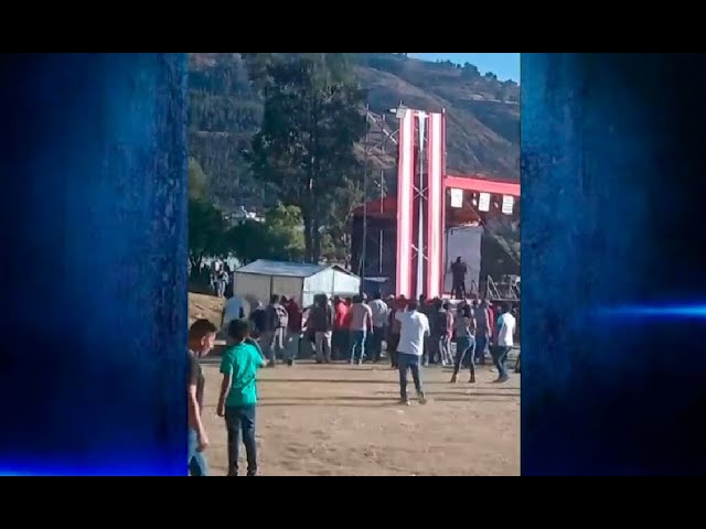 ⁣Ayacucho: Asistentes a evento por el Día del Padre saquean puesto de cerveza como protesta