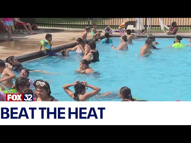 ⁣Chicago opens pools in time for heat wave
