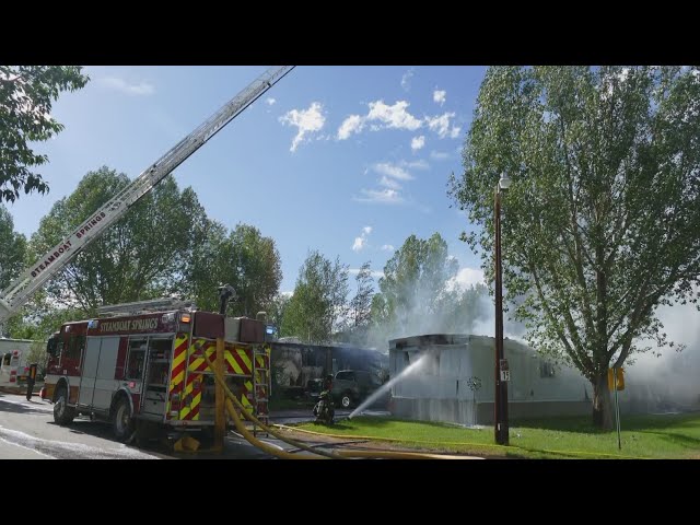 ⁣2 adults killed when small plane crashes into Colorado mobile home park