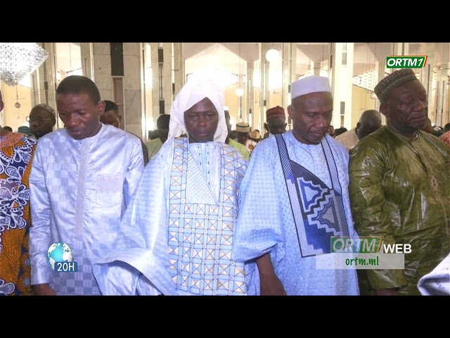 ⁣Tabaski | Les fidèles musulmans ont prié et faire des bénédictions à la grande mosquée de Bamako.