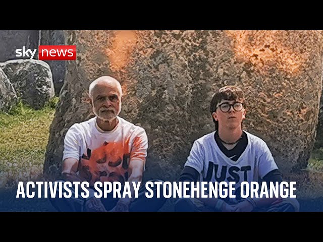 ⁣Just Stop Oil: Climate protesters spray orange powder over Stonehenge