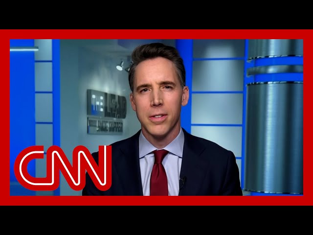 ⁣‘His planes are literally falling out of the sky’: Hawley on tense hearing with Boeing CEO
