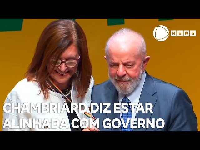 Magda Chambriard toma posse como presidente da Petrobras e diz que está alinhada com o governo