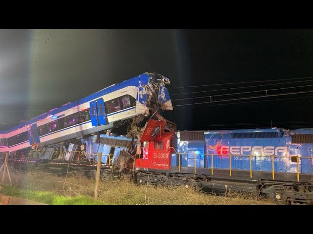 Dos fallecidos tras impactante choque de trenes en San Bernardo