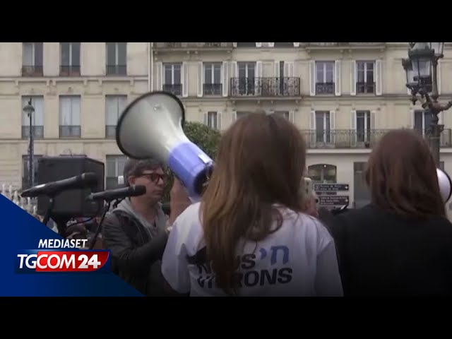 ⁣Dodicenne stuprata perché ebrea: manifestazione a Parigi