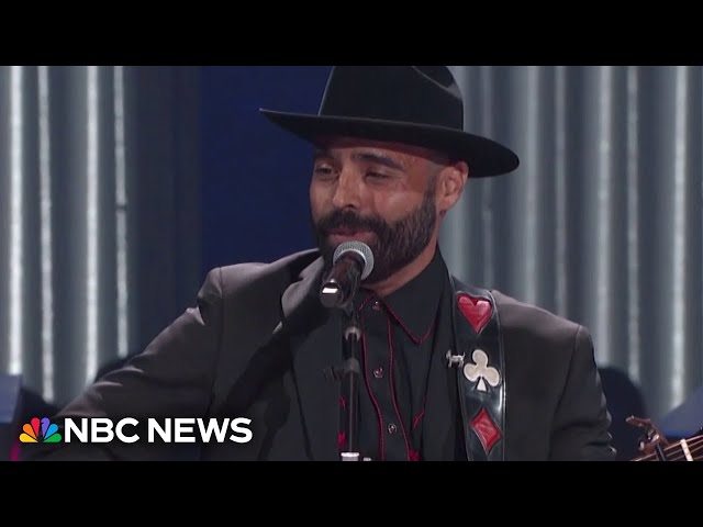 ⁣Marine veteran makes music debut at Grand Ole Opry