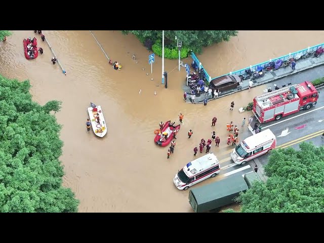 ⁣GLOBALink | Rescue teams rush to transfer flood-stranded residents in China's Guilin