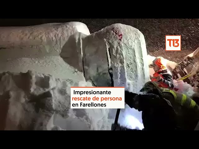 ⁣En medio de la nieve: Impresionante rescate de persona en Farellones