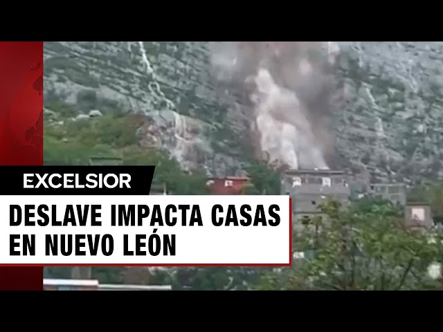 Momento exacto del deslave que impacta contra varias casas en Nuevo León