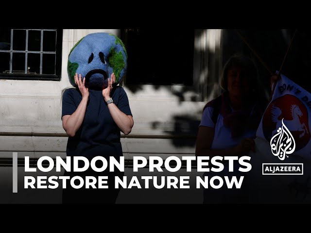 ⁣Thousands march in London to call for ‘urgent’ climate action