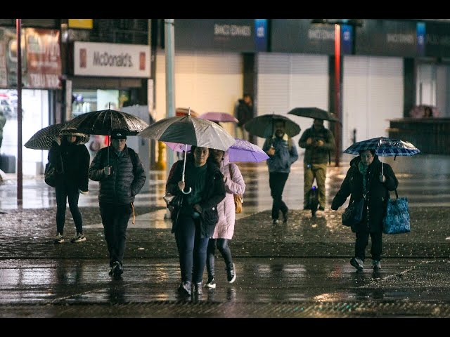 ⁣Lluvia histórica en Santiago: Es el junio más lluvioso en 22 años