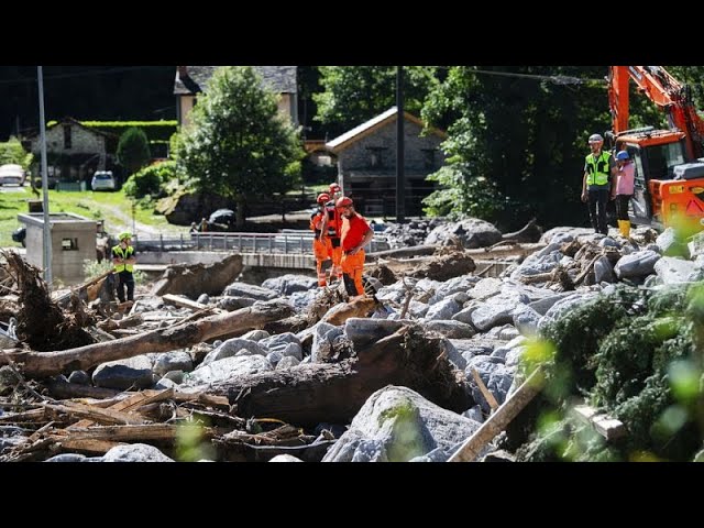 ⁣Unwetter in der Schweiz: Es klafft ein riesiges Loch in der Autobahn A13