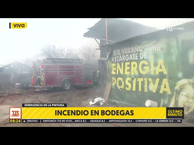 ⁣Emergencia en La Pintana: incendio en bodegas