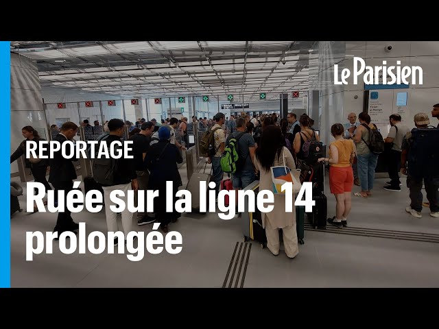 « Des années que j'attends ça » : les premiers passagers se ruent sur la ligne 14 prolongée