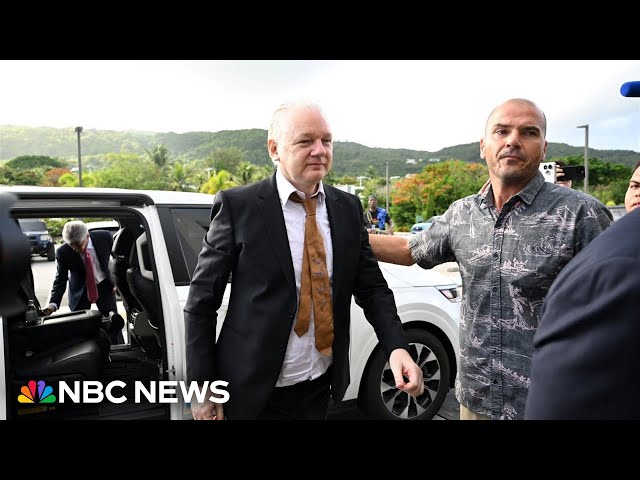 ⁣Wikileaks founder Julian Assange arrives in Northern Mariana Islands