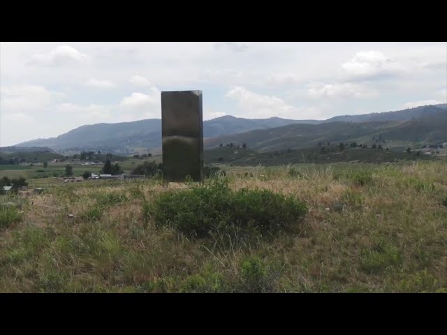 ⁣Who's behind the monolith in Northern Colorado?