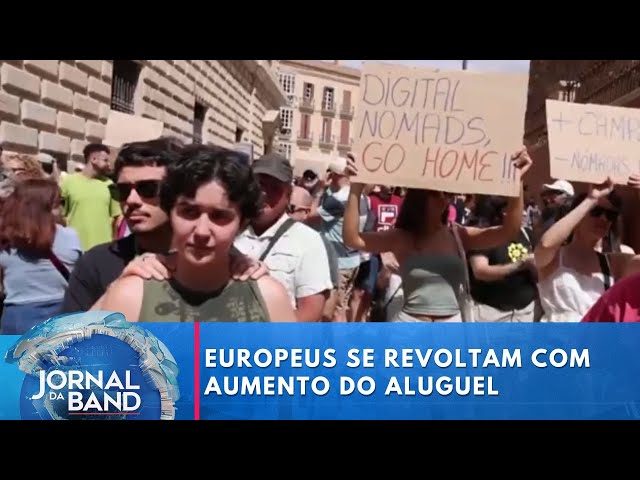 ⁣Europeus protestam contra turismo em massa