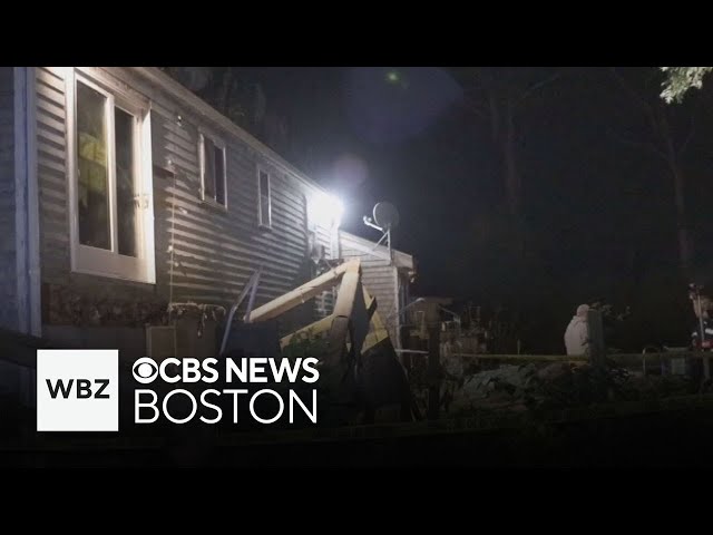 ⁣7 hurt in Massachusetts deck collapse and more top stories