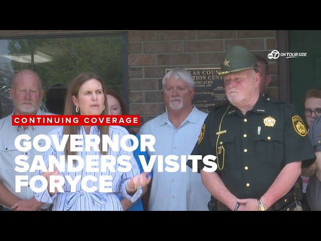 ⁣Governor Sanders Visits Fordyce after shooting