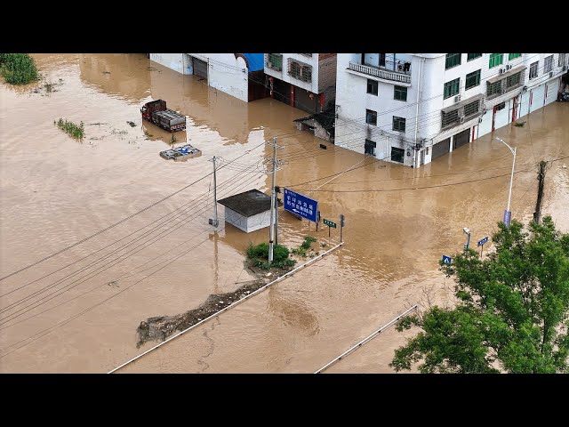 ⁣Des pluies torrentielles frappent le sud de la Chine