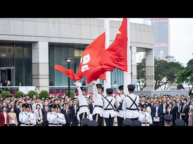 ⁣Hong Kong : Une cérémonie de lever du drapeau pour célébrer les 27 ans de son retour