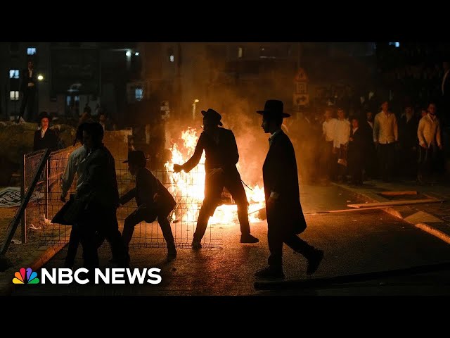 ⁣Jewish ultra-Orthodox men protest Supreme Court ruling on military draft