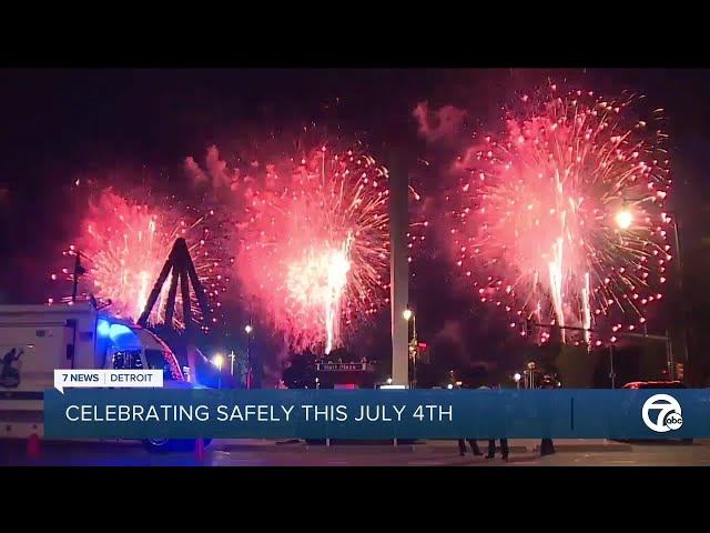 ⁣Dearborn Heights fireworks expert shares safety tips for at home fireworks