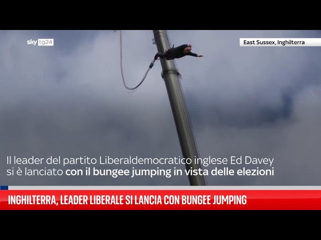 ⁣Inghilterra, leader liberale si lancia con bungee jumping