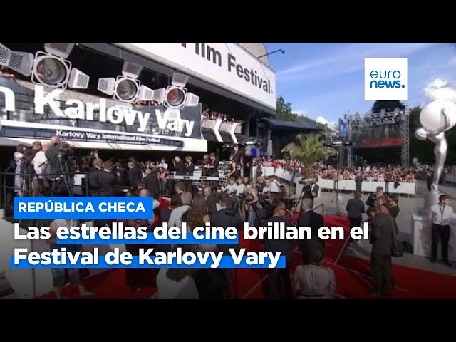 ⁣Las estrellas del cine brillan en el Festival de Karlovy Vary