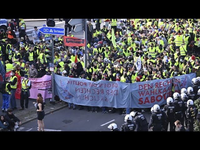⁣Allemagne : des milliers de personnes manifestent contre la tenue du congrès de l'AfD à Essen
