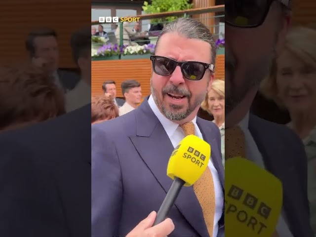 ⁣Dave Grohl really didn’t wanna give away his Wimbledon predictions 