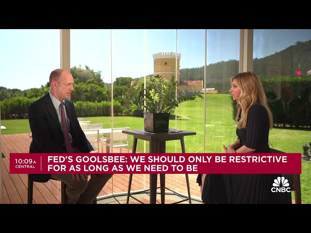 ⁣Chicago Fed President Austan Goolsbee: We should only be restrictive for as long as we need to be