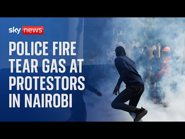 ⁣Police and protesters clash in Nairobi