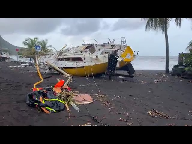 ⁣Ouragan Beryl : Les dégâts à Rivière Sens Gourbeyre