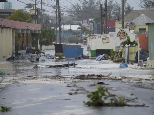 ⁣LIVE! Рекордний ураган  Берил наближається до Ямайки Jamaica ahead of Hurricane Beryl
