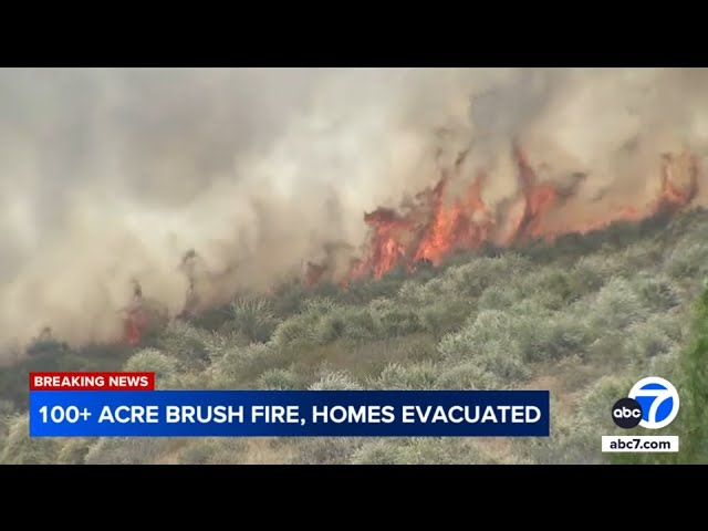 ⁣Evacuations issued for brush fire threatening homes in Simi Valley