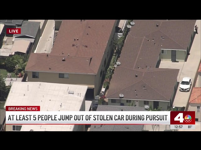 ⁣Watch Live: Deputies chase driver in the South LA area